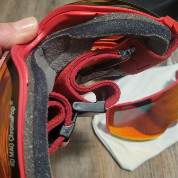 SOLD- Smith 4D MAG Goggles - Picture 7 of 9